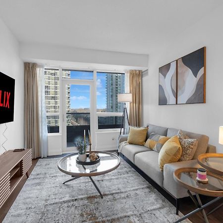 Luxury 2Br - Subway/Pool/Gym/Sauna + Free Parking Toronto Exterior foto