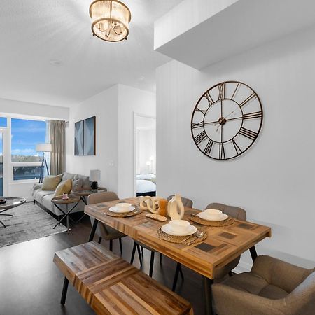 Luxury 2Br - Subway/Pool/Gym/Sauna + Free Parking Toronto Exterior foto