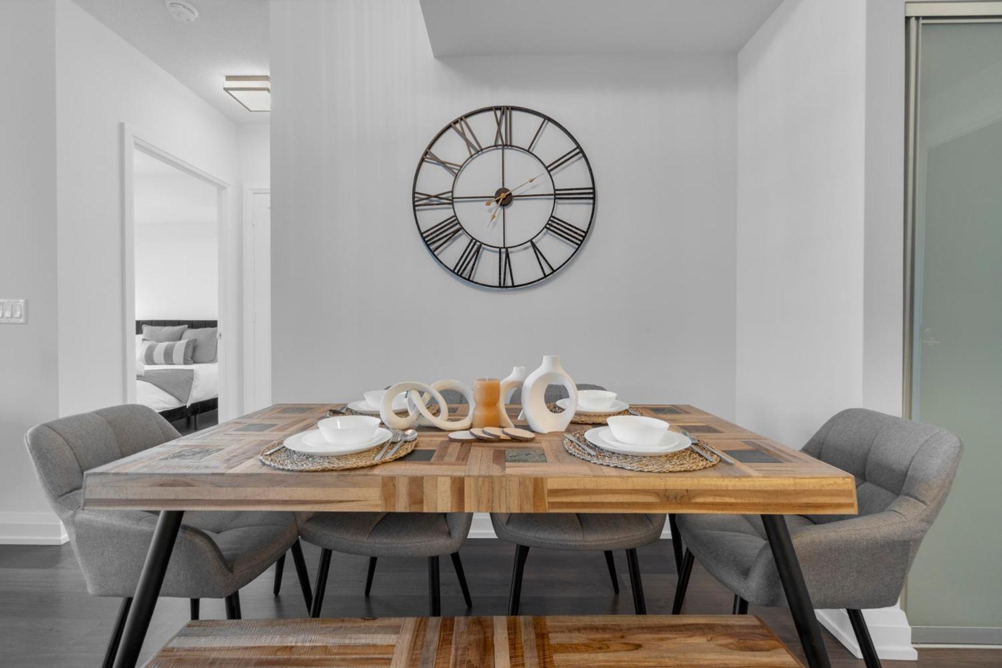 Luxury 2Br - Subway/Pool/Gym/Sauna + Free Parking Toronto Exterior foto